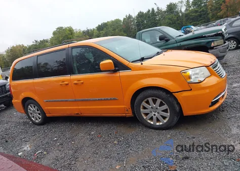 2015 Chrysler Town & Country Touring z USA, uszkodzony, nr VIN 2C4RC1BG7FR626903